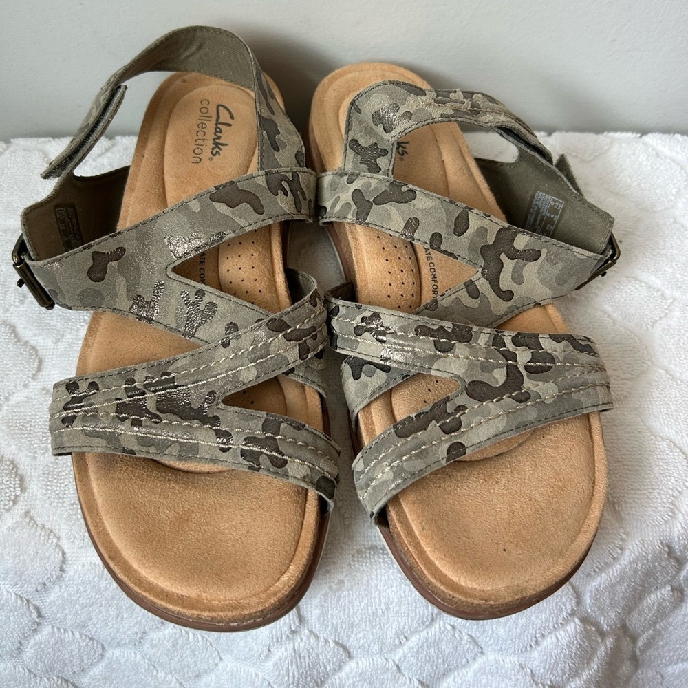 Clarks Sandals Womens Size 9 Brynn Step Gray Camo Shimmery Slingback Strappy - Picture 3 of 8